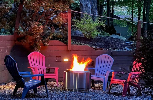 Hamlin House | Lakefront Vibe - Motorboat, Kayaks, Fire Pit, Dock