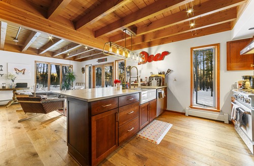 Highland Lake House | Lakehouse in the Woods- 2 Hours from NYC- 5 bedroom- 4,300 sq ft Newly Renovated