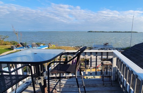 Toledo House | Lakeside Paradise with Priceless Views