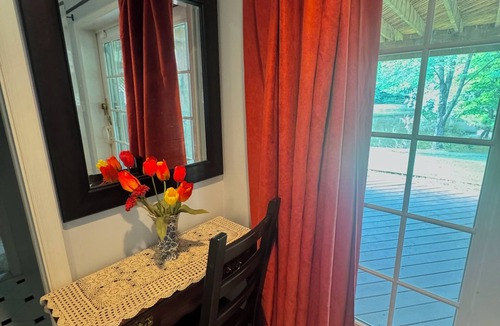 Burke Apartment | Lakeview - Tranquille and private suite Located 20 minutes from D.C