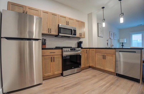Kensington Apartment | Landing | Amazing 1BD, Gym, Clubhouse