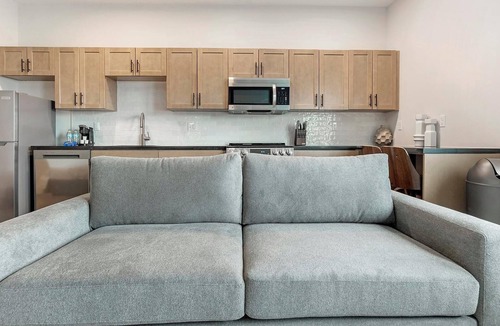 Kensington Apartment | Landing | Amazing Studio, Gym, Rooftop Lounge