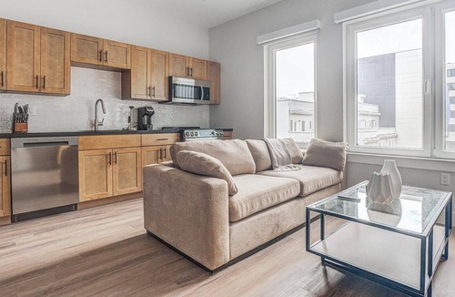 Kensington Apartment | Landing at Hagert and York - Studio in East Ken.