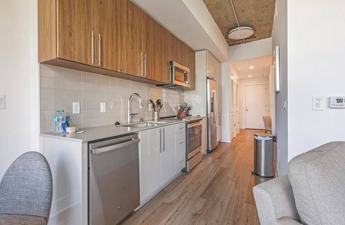Baileys Crossroads Apartment | Landing | Chic 1BD, Game Room, Gym
