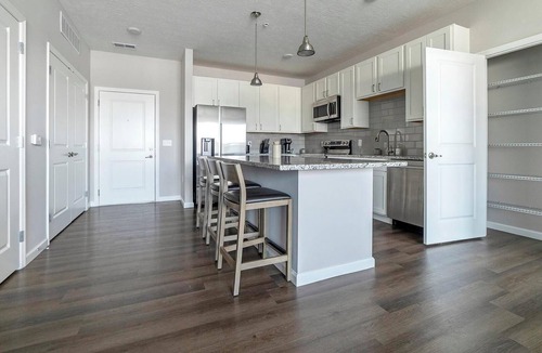 Northwest Columbus Apartment | Landing | Spectacular 2BD, Gym