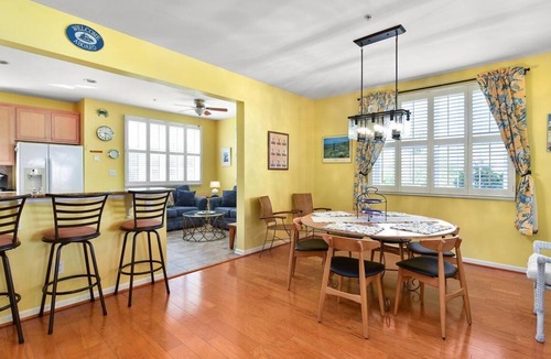 Bayside House | Large 3BR 2.5BA Garage Townhouse in Great West OC Neighborhood with Pool.