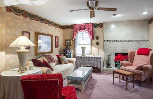 Danville Apartment | Large and Private Guest House Apt with Patio and Views!