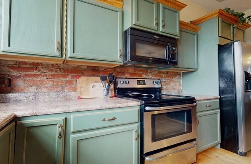 Portsmouth Apartment | Large Historic District Apartment with City View