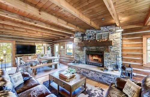 Loveland House | Large Log Cabin Chalet w/Hot Tub - Horses & Lake!