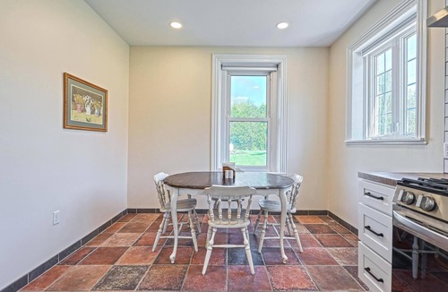 Halifax Apartment | Large One Bedroom Suite in Historic Farmhouse - Family Friendly!