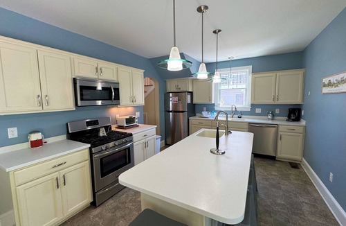 Chincoteague House | Laughing Pony - Lovely renovated home, in town. LINENS & TOWELS PROVIDED.