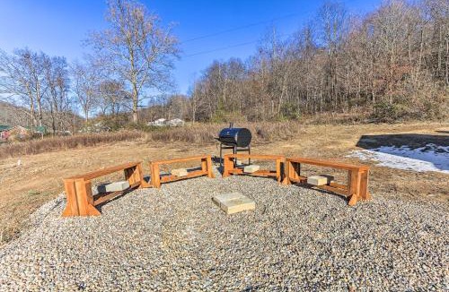 Laurelville House | Laurelville Cabin Less Than 11 Mi to Old Mans Cave!