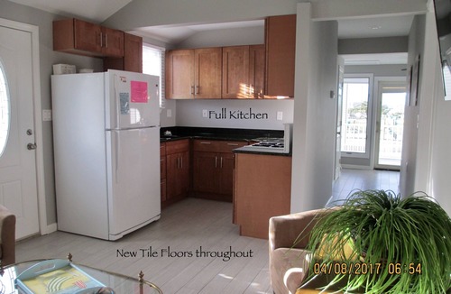 Ortley Beach House | LAVALLETTE New House/Deck/Out-shower, C-A/C, Wifi, Badges, Granite Kitchen