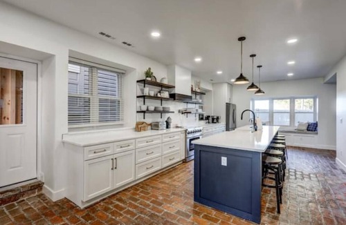 Witmer House | Legacy Manor-Sleeps 26-9 minutes to Sight&Sound,16 Minutes to Downtown Lancaster