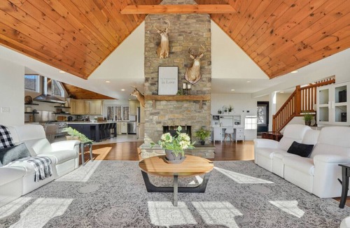 Loysville Cabin | Liberty Valley Lodge