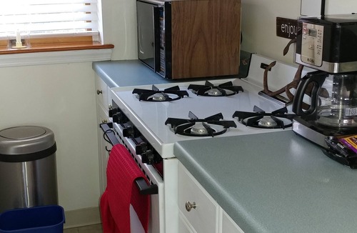 Galena Cottage | Life is better at the RIVER!-Cozy waterfront cottage