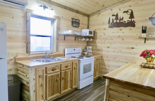 Nelsonville Cabin | Lincolnwood Cabin - Ridgetop Views - Trails on Property
