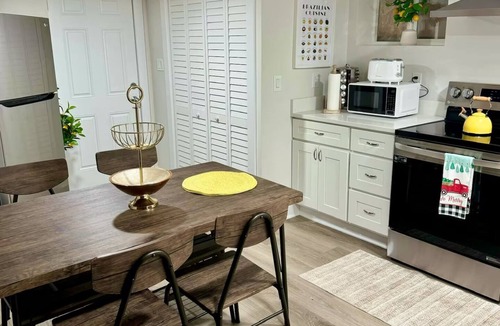 Ironbound District Apartment | Little Brazil - Cozy 2BR Apt. 30 mins from NYC!
