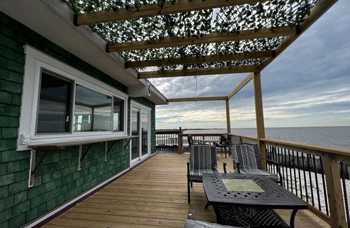 Heislerville House | little house packs a punch on Delaware Bay NJ