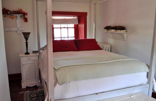 Holicong Cabin | Lodge ∙ 1 bedroom ∙ 2 guests
