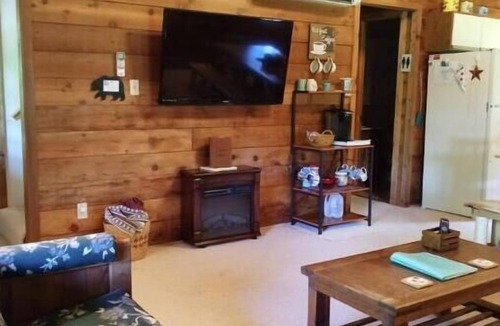 Strongstown Cabin | Log Cabin in Farm Country Setting