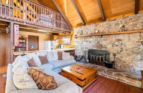 Great Cacapon House | Log Cabin w Loft, Hot Tub, Deck, Fire Pit, & WiFi