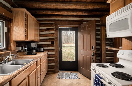 Front Royal Cabin | Log Cabin with a spectacular view of the Shenandoah River and the Massanutten Mo