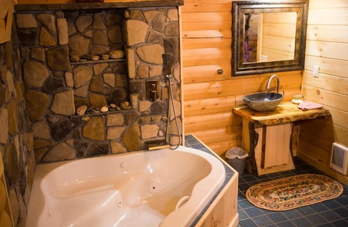 Spencer Bed & Breakfast | Log Country Inn Bed and Breakfast of Ithaca
