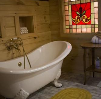 Spencer Bed & Breakfast | Log Country Inn Bed and Breakfast of Ithaca