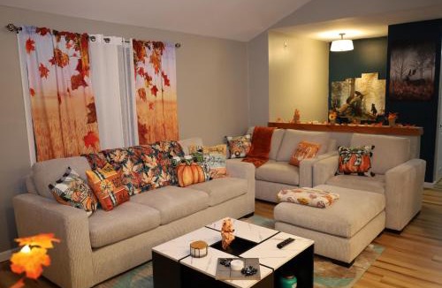 Long Pond House | Long pond, Pocono pines quiet & cozy!Kalahari 8mins