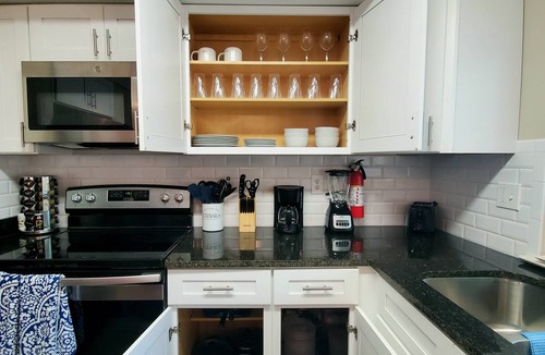 Ellendale Condo | Long-Term Stays - Germantown 2br/2ba