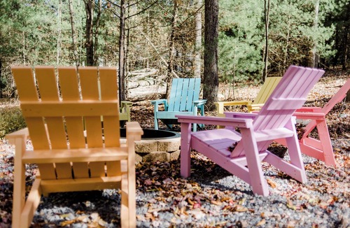 Wardensville Cabin | Lost River Blackbird A-Frame Cabin: hot tub + wifi