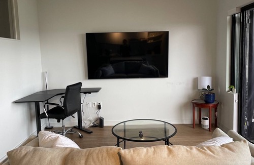 Eckington Apartment | Lovely 1 bedroom w/ balcony in the heart of NoMA