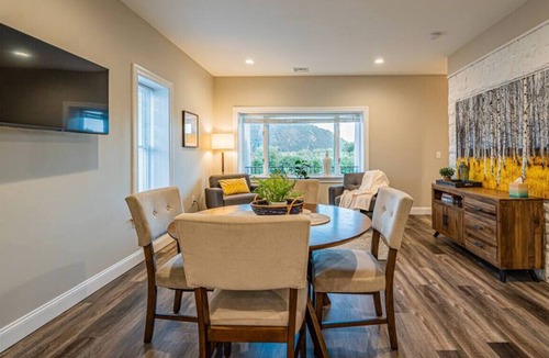 Loyalton Apartment | Lovely 1 bedroom with Free Parking, River Views