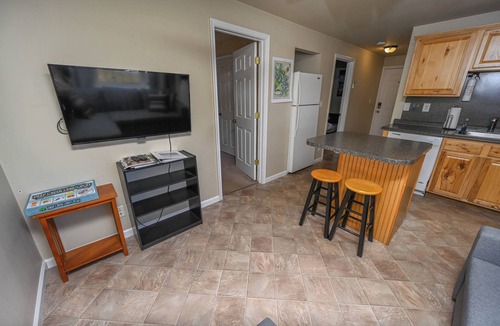 McHenry Apartment | Lovely 2-bedroom apartment in Accident, Close to Wisp and Deep Creek Lake