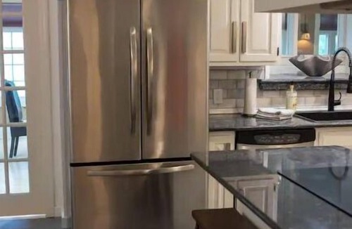 Scranton Apartment | Lovely 4 bedroom rental with spacious master suite