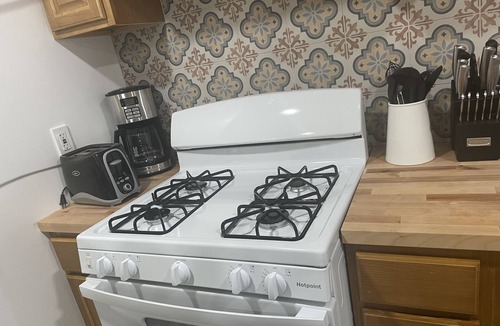 Sewell Apartment | Lovely Cozy 2 Bedroom Apartment