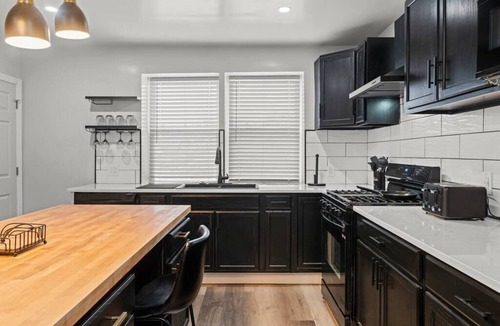 Wynnefield House | Lovely Home by Fairmount Park, Phl Zoo, Main Line