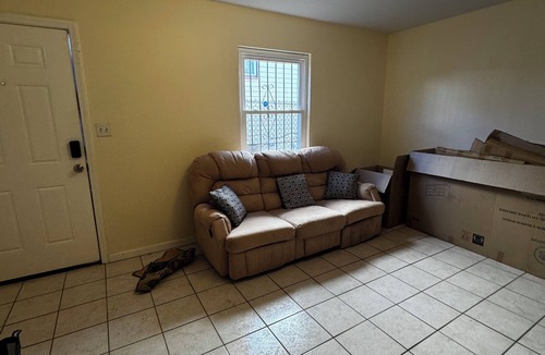 Ampere Apartment | Lovely, Spacious 2-bedroom apartment in Newark near airport with WiFi