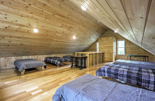 Ulster Cabin | Lovely Ulster Cabin w/ Hot Tub, Fire Pit & 3 Ponds