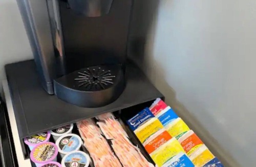 Elizabeth Apartment | Luxe 1 BR Apartment -near NYC, EWR, PRU,NJPAC, Dwntwn Newark,MetLife