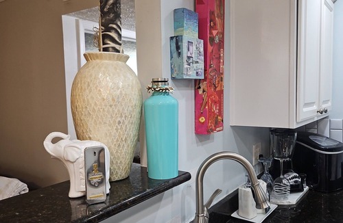 Galloway Condo | Luxurious 1-bedroom Condo just 11 min from Downtown Columbus Washer/Dry WiFi, AC