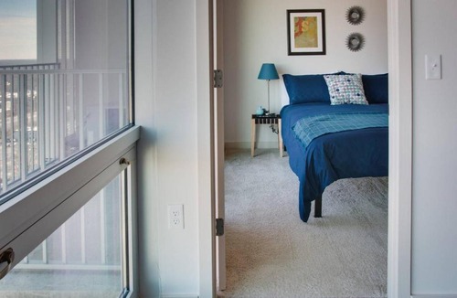 Charlotte Center City Apartment | LUXURIOUS 1BR APT IN UPTOWN HIGH-RISE W/CITY VIEWS