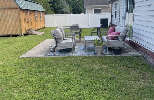 Western Branch North House | Luxurious 4 bedroom 2bath Bungalow w/Private Backyard Oasis