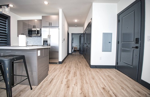 West New York Apartment | Luxurious and Spacious Apt with King Bed and Free Indoor Parking-20 Min to NYC
