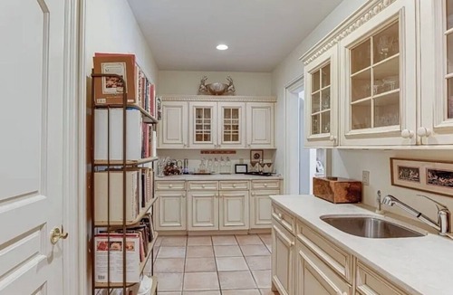 Martinsville House | Luxurious Mansion Country Retreat- 45 mins to NYC