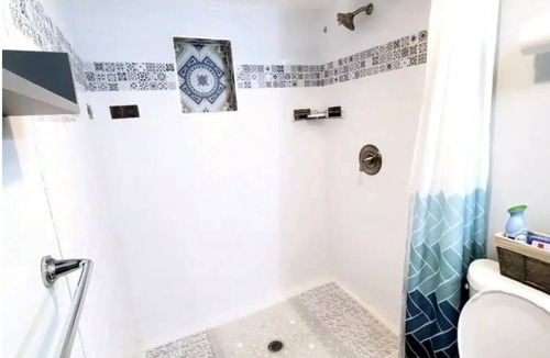 Fairmount Heights House | Luxurious, spacious, private access suite in MD, near DC, and VA's attractions.