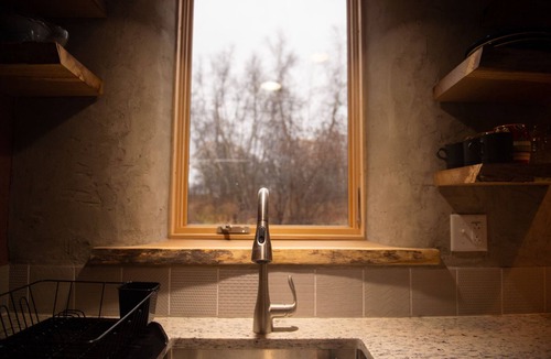 Trumansburg Cottage | Luxuriously Crafted Earthen FLX Cottage Retreat