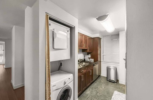 Center City Apartment | Luxury 2BD | Center City | 5 Beds | By JFK plaza