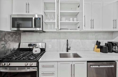 Rose Hill Apartment | Luxury, 2BR/2BA, Prime Kips Bay